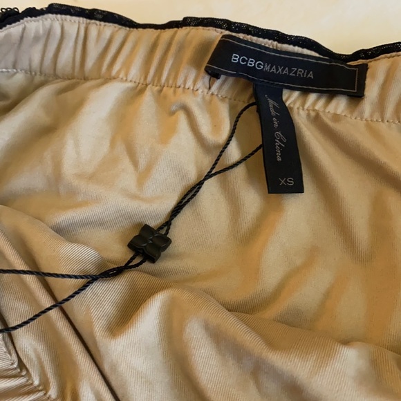 Off the shoulder eunice BCBG dress - Picture 6 of 8